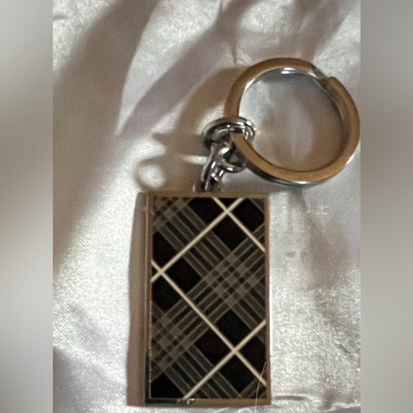 ๐๐ฅ๐ฅSOLD! ๐ฅBurberry Check Keychain-RARE! ๐ COPY - Picture 5 of 8